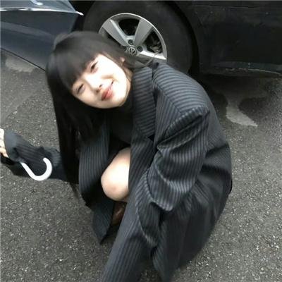 实力派歌手被曝隐婚生子传闻，短时间内颁奖典礼后台画面流出